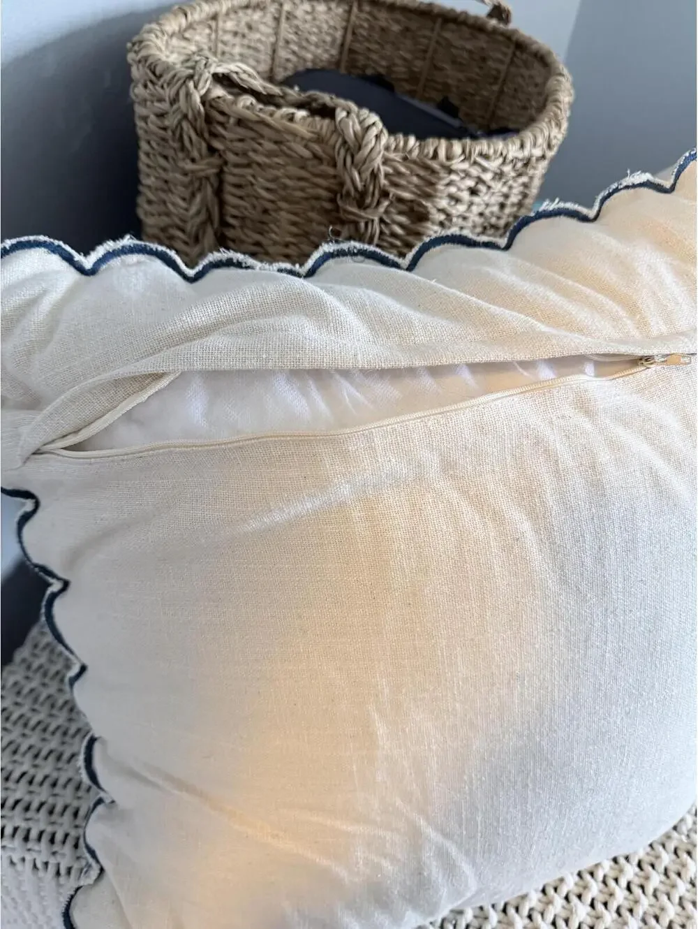 Set of 2 Decorative Floral Pattern Throw Pillows